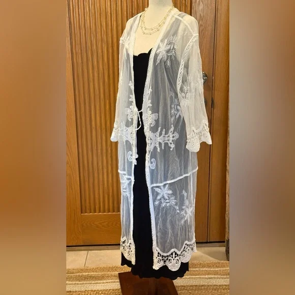 Vintage Style Embroidered White Lace Kimono Jacket/Coverup, One Size - Picture 10 of 14